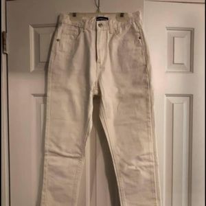 White cropped jeans
